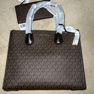 Michael Kors dark brown leather purse 12.5x10x5